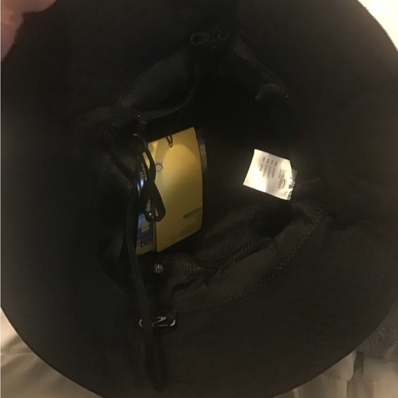 Oh Sunny black bucket fisherman hat with arm covers & bag carrier NWT - Picture 3 of 8